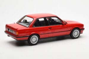 BMW 325i E30 Röd Norev 1:18 183202 Metall — bild 2 av 6