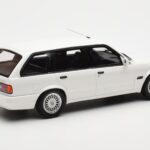 BMW 325i E30 Touring M Package Vit Otto 1:18 - image 2 of 5