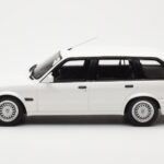 BMW 325i E30 Touring M Package Vit Otto 1:18 - image 3 of 5