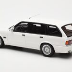 BMW 325i E30 Touring M Package Vit Otto 1:18 - image 4 of 5