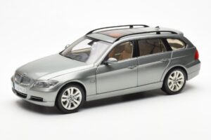 BMW 330i E91 Touring Grå Metallic Kyosho 1:18