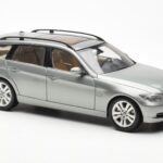 BMW 330i E91 Touring Grå Metallic Kyosho 1:18 - image 6 of 8