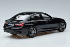 BMW 330i G20 Svart Metallic Norev 1:18 183277 Metall — bild 3 av 7