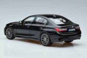 BMW 330i G20 Svart Metallic Norev 1:18 183277 Metall — bild 6 av 7
