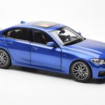 BMW 330i G20 Portimao Blå Metallic Norev 1:18 - image 6 of 8