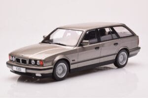 BMW 530i E34 Touring Grå Metallic MCG 1:18 MCG18330