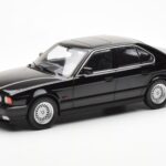 BMW 540i E34 Svart Metallic MCG 1:18