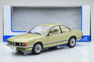 BMW 628 CSi E24 Ljusgrön MCG 1:18 MCG18163 Metall — bild 5 av 5