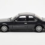 BMW 635 CSi E24 Diamant Svart Metallic AUTOart 1:18 - image 4 of 8