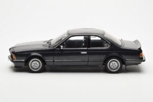 BMW 635 CSi E24 Diamant Svart Metallic AUTOart 1:18 70521 Metall — bild 4 av 8