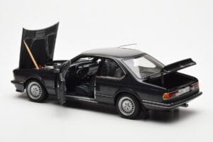 BMW 635 CSi E24 Diamant Svart Metallic AUTOart 1:18 70521 Metall — bild 5 av 8