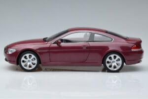 BMW 645Ci E63 Mörkröd Kyosho 1:18 08701CR Metall — bild 4 av 7