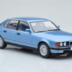 BMW 7 Series E32 730i Blå MCG 1:18 MCG18160 Metall - image 3 of 5