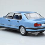 BMW 7 Series E32 730i Blå MCG 1:18 MCG18160 Metall - image 4 of 5