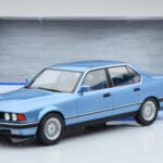 BMW 7 Series E32 730i Blå MCG 1:18 MCG18160 Metall - image 5 of 5
