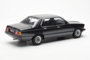 BMW 733i E23 Svart Metallic KK-Scale 1:18 KKDC180101 Metall — bild 2 av 6