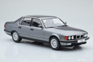 BMW 7 Series E32 740i Silver MCG 1:18 MCG18161 Metall — bild 3 av 5