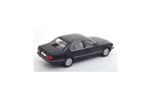 BMW 750i E32 Svart MCG 1:18 MCG18162 Metall — bild 2 av 3
