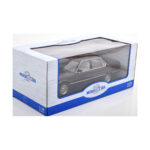 BMW 750i E32 Svart MCG 1:18 - image 3 of 3