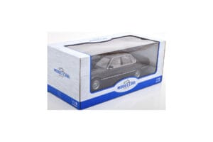 BMW 750i E32 Svart MCG 1:18 MCG18162 Metall — bild 3 av 3