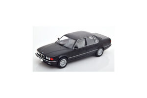 BMW 750i E32 Svart MCG 1:18
