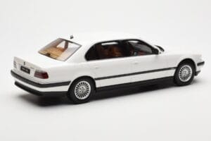 BMW 750iL E38 Asia Exclusive Vit Otto 1:18 OT836 Resin — bild 2 av 6