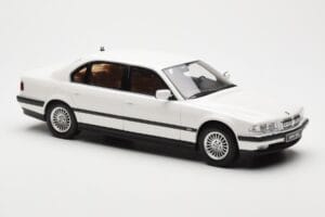 BMW 750iL E38 Asia Exclusive Vit Otto 1:18 OT836 Resin — bild 4 av 6
