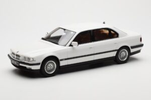 BMW 750iL E38 Asia Exclusive Vit Otto 1:18 OT836