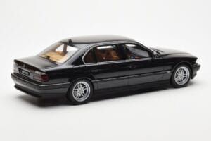 BMW 750iL E38 Svart Otto 1:18 OT609 Resin — bild 2 av 6