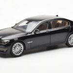 BMW 750Li F02 Facelift Carbon Svart Kyosho 1:18