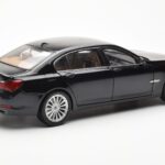 BMW 750Li F02 Facelift Carbon Svart Kyosho 1:18 - image 3 of 8