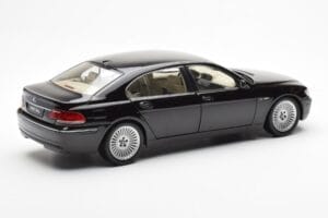 BMW 760Li E66 Svart Kyosho 1:18 08572BK Metall — bild 3 av 9