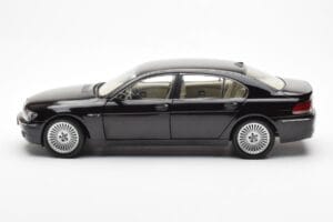 BMW 760Li E66 Svart Kyosho 1:18 08572BK Metall — bild 4 av 9