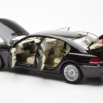 BMW 760Li E66 Svart Kyosho 1:18 - image 5 of 9