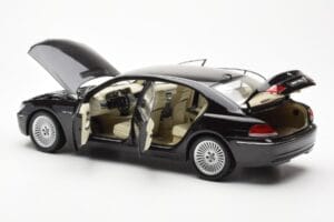 BMW 760Li E66 Svart Kyosho 1:18 08572BK Metall — bild 5 av 9