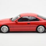 BMW 850 CSi E31 Röd Otto 1:18 - image 3 of 6
