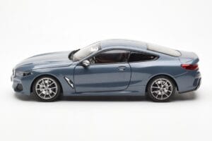 BMW 850i G15 Barcelona Blue Metallic Norev 1:18 80432450995 Metall — bild 4 av 8