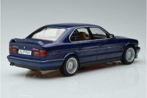 BMW Alpina B10 4.6 E34 Blå MCG 1:18 MCG18230 Metall — bild 2 av 6