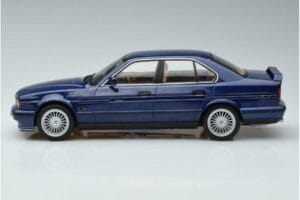BMW Alpina B10 4.6 E34 Blå MCG 1:18 MCG18230 Metall — bild 3 av 6