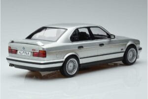 BMW Alpina B10 4.6 E34 Silver MCG 1:18 MCG18231 Metall — bild 2 av 5