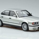 BMW Alpina B10 4.6 E34 Silver MCG 1:18 MCG18231 Metall - image 4 of 5