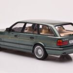 BMW Alpina B10 E34 Touring Mörkgrön MCG 1:18 - image 5 of 6