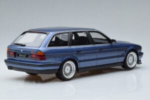 BMW Alpina B10 E34 4.0 Touring Blå Otto 1:18 OT944 Resin — bild 2 av 6