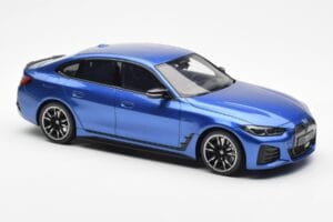 BMW i4 M50 G26 Blå Otto 1:18 OT453 Resin — bild 4 av 6