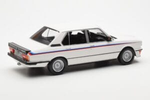 BMW M535i E12 Vit Norev 1:18 183265 Metall — bild 2 av 5