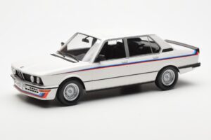 BMW M535i E12 Vit Norev 1:18