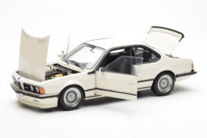 BMW M635 CSi E24 Vit Dealer Edition AUTOart 1:18 80430145829 Metall — bild 2 av 8