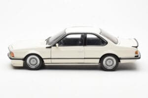 BMW M635 CSi E24 Vit Dealer Edition AUTOart 1:18 80430145829 Metall — bild 4 av 8