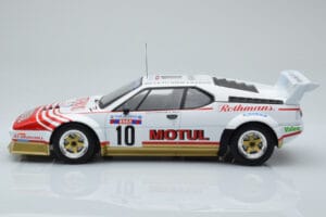 BMW M1 Motul #10 B. Darniche / A. Mahe Rally Tour de Corse 1982 IXO 1:18 18RMC114 Metall — bild 3 av 6