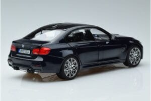 BMW M3 F80 Competition Blå Norev 1:18 183236 Metall — bild 3 av 7